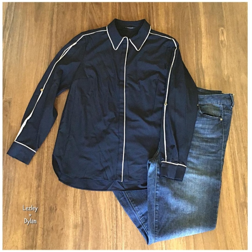 T. Tahari Navy Blue Long Sleeve Top